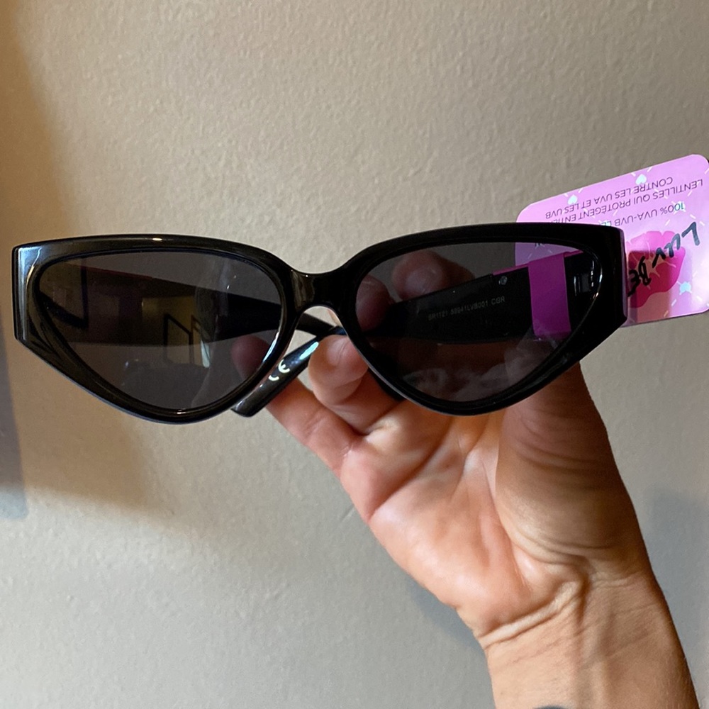 NWT Betsey Johnson Sunglasses